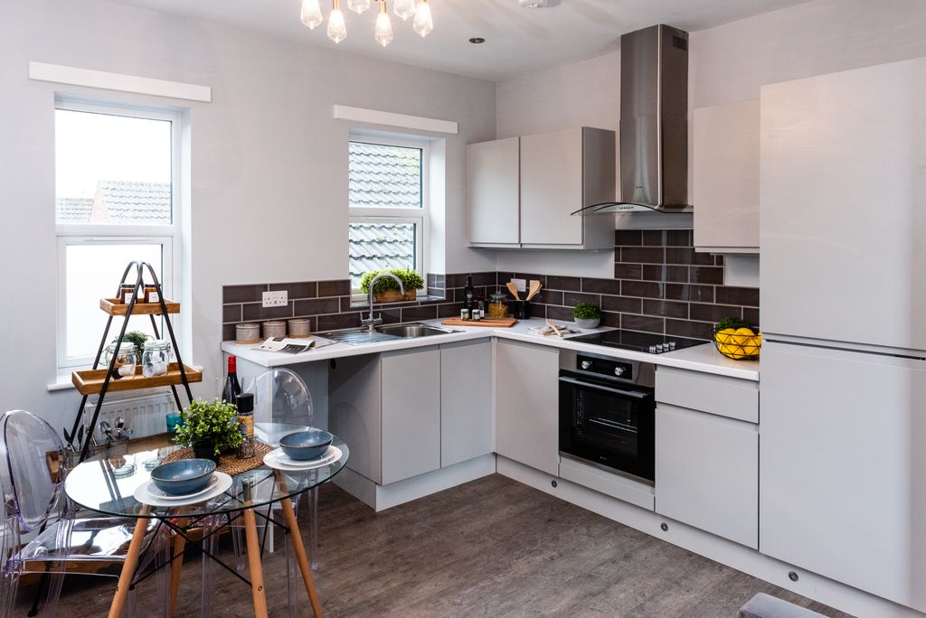 Property photo 2 of 14