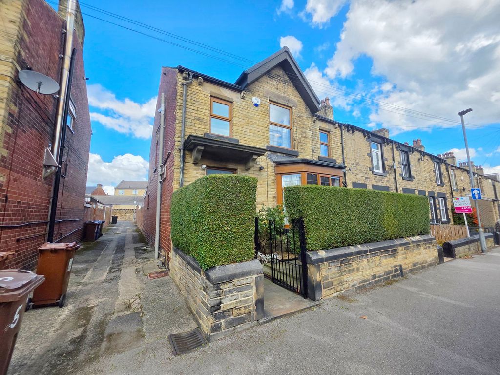 Property photo 2 of 23