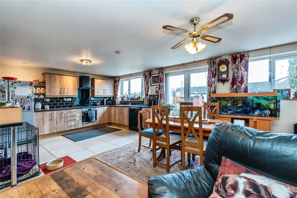 Property photo 3 of 24 Picture No. 24