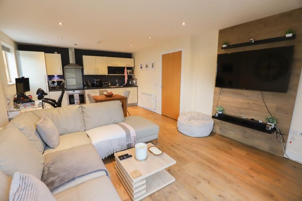 Property photo 3 of 12