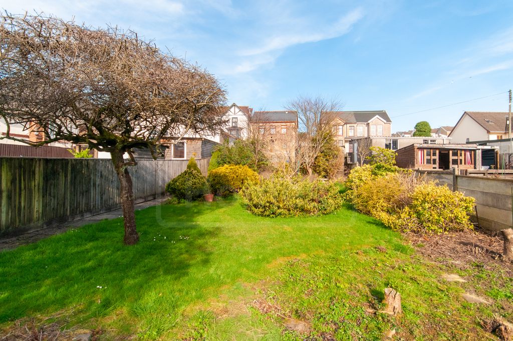 Property photo 3 of 20 Garden