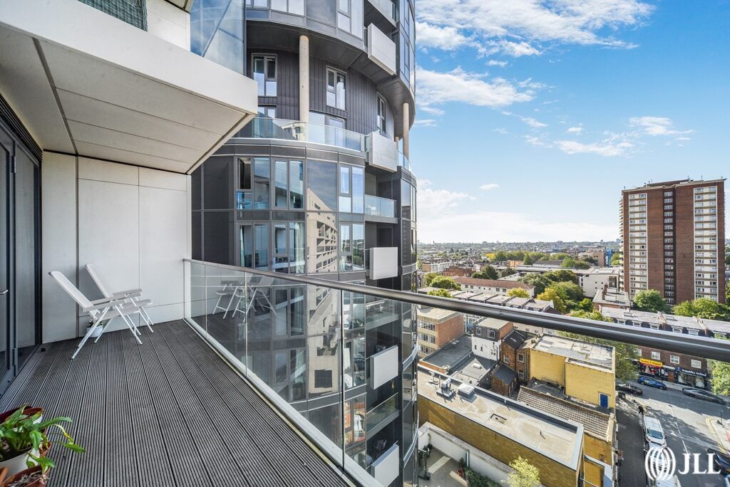 Property photo 2 of 18