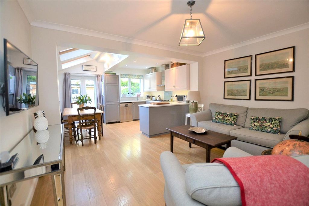 Property photo 2 of 11 8.Jpg