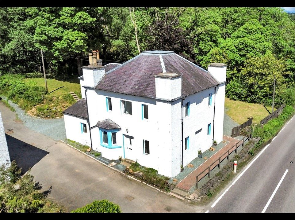 Property photo 2 of 35