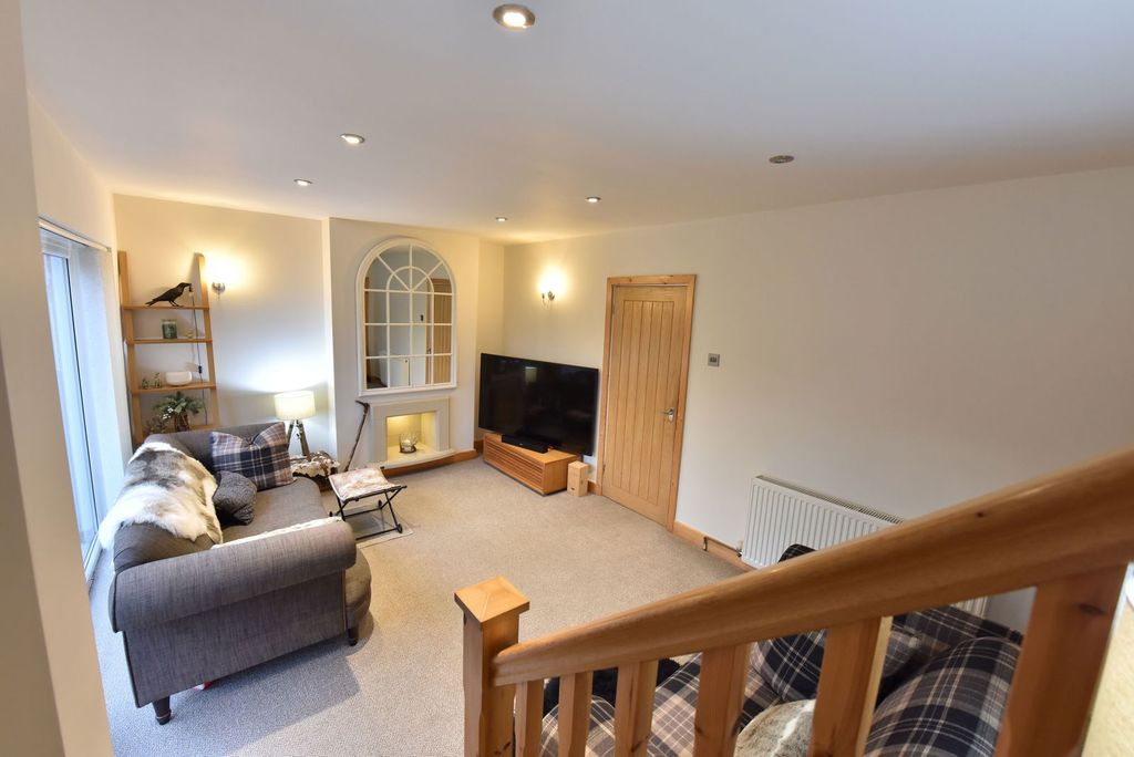 Property photo 3 of 25