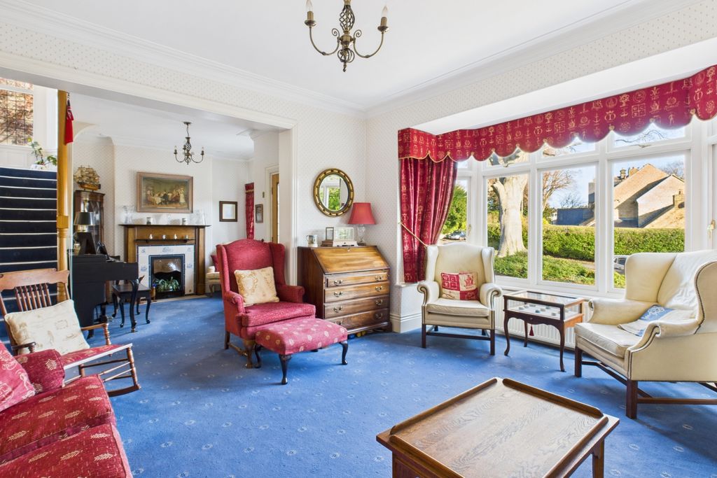 Property photo 2 of 54 Lounge