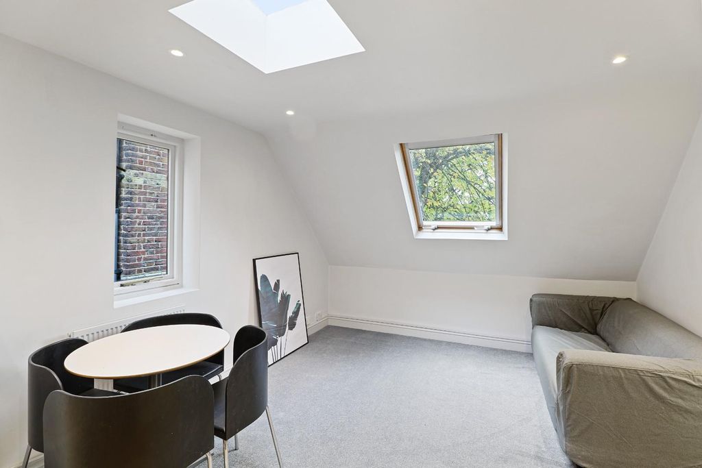 Property photo 2 of 9 E68E04c1-21Ad-4d66-A5Bd-61c4136c0Afdlept - 221A Ar