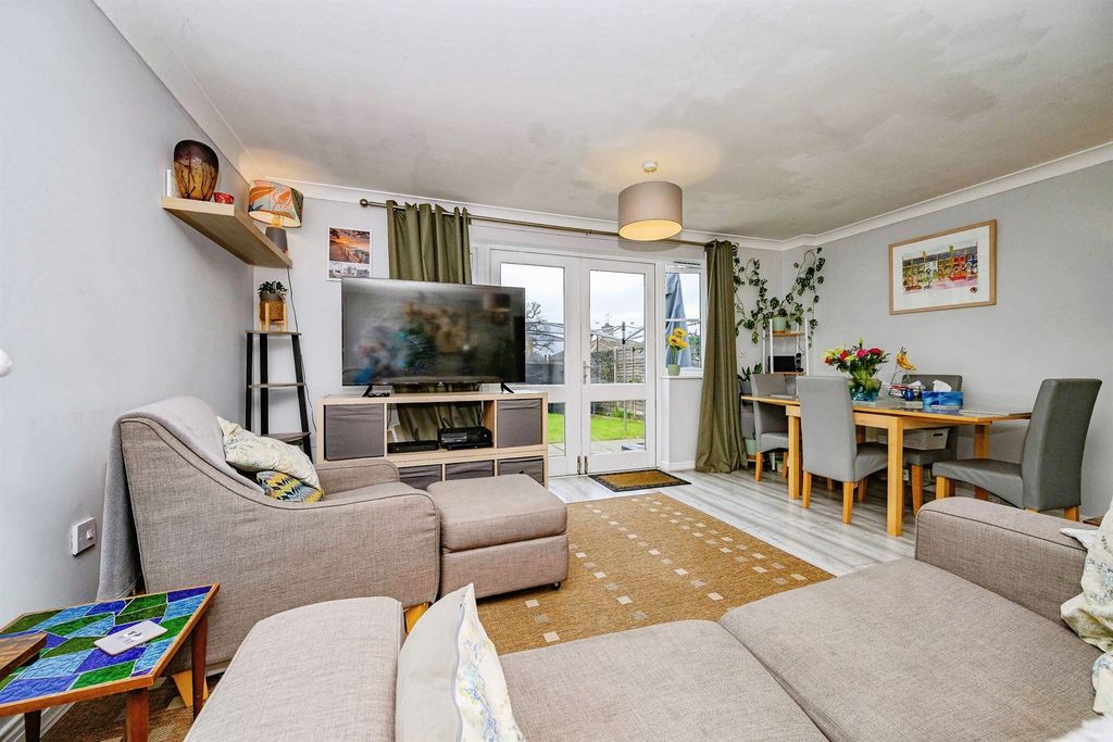 Property photo 2 of 14