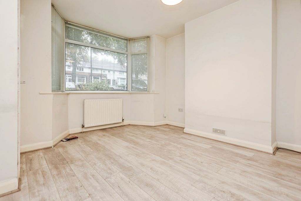 Property photo 2 of 19 Pbox-Img.Jpg