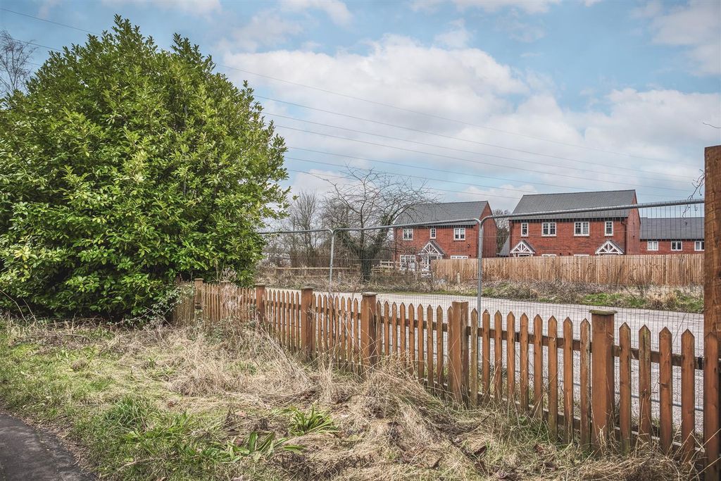 Property photo 3 of 16