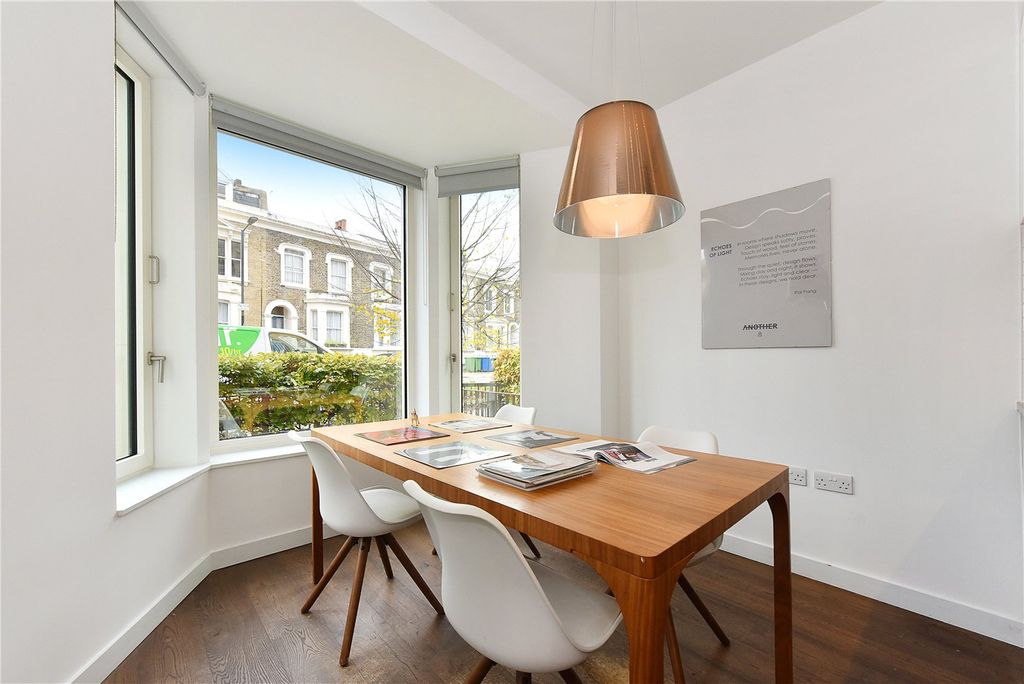 Property photo 3 of 17 Picture No. 12