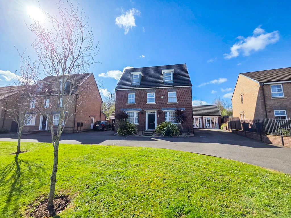 Property photo 1 of 52 Photo 3