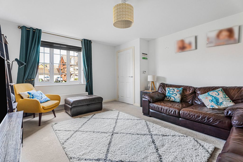 Property photo 3 of 27