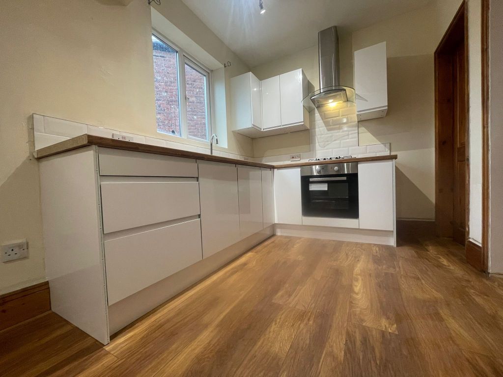 Property photo 2 of 9 Kitchen