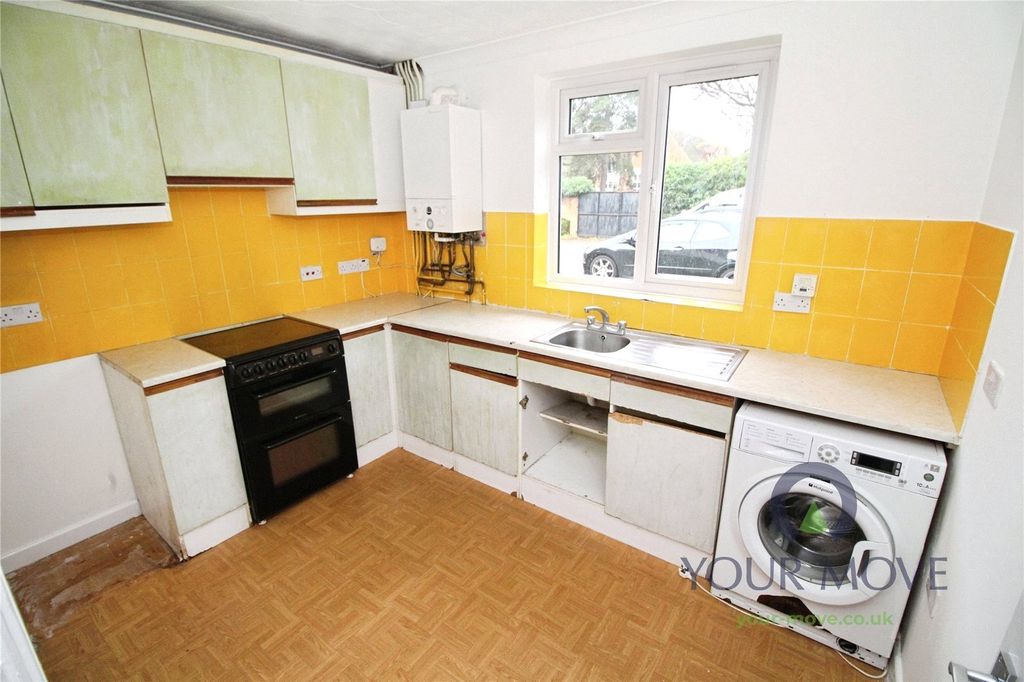 Property photo 3 of 13 Kitchen/Breakfast Rm