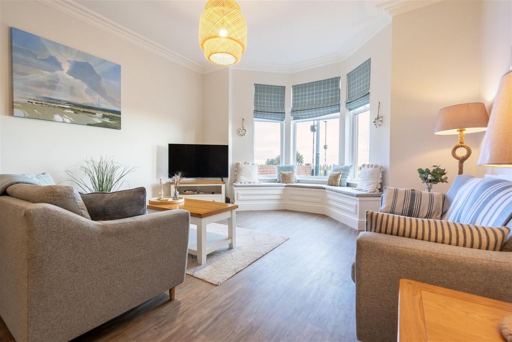 Property photo 2 of 7 Living Room