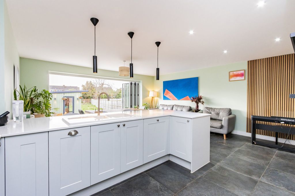 Property photo 3 of 18