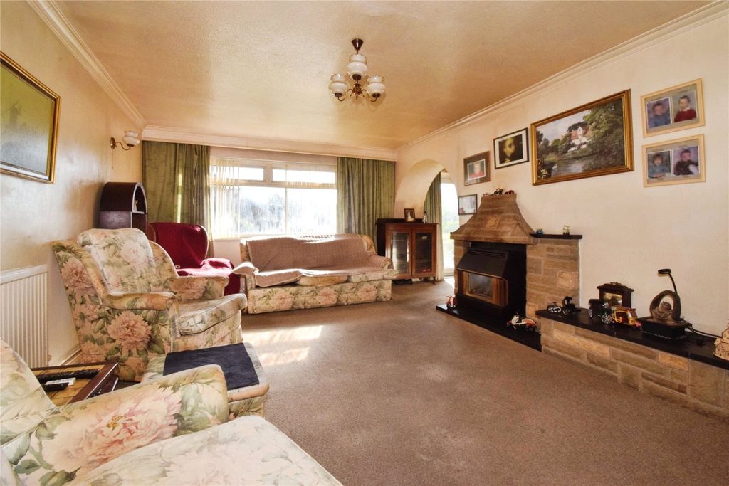 Property photo 2 of 20 Lounge