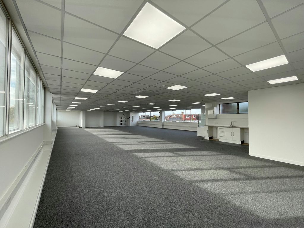 Property photo 2 of 2 1Stfloorathenahouselondonroadathenasm45Beofficestoletinternal5.Jpeg