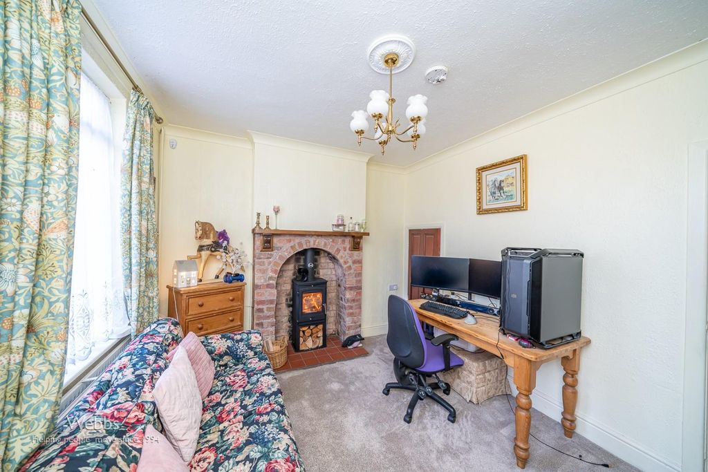 Property photo 2 of 29 Â© Webbs Estate Agents Â© (38 Of 153).Jpg