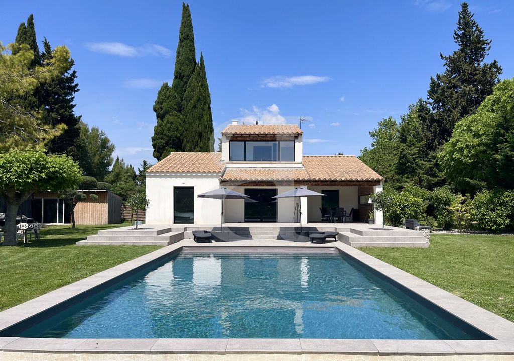 Property photo 1 of 19 Main Exterior View