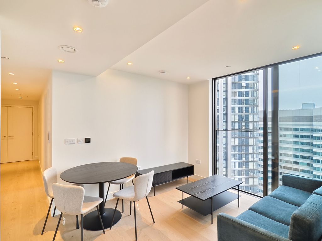 Property photo 2 of 23