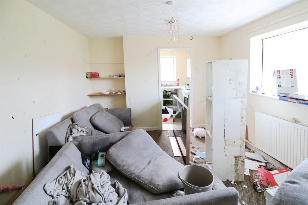 Property photo 3 of 12