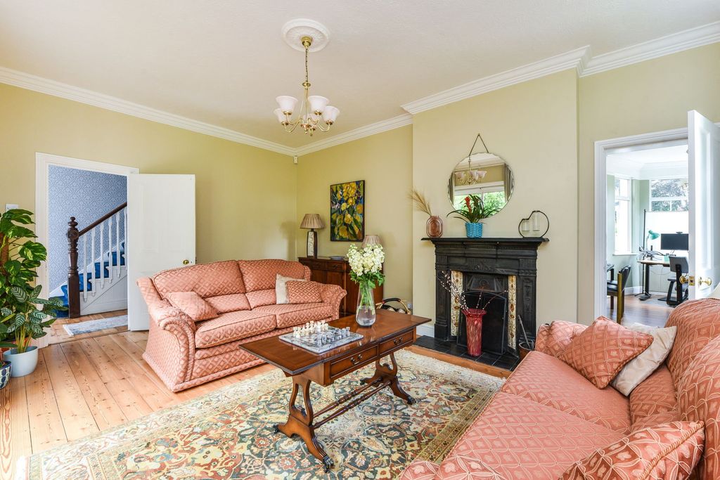 Property photo 3 of 24