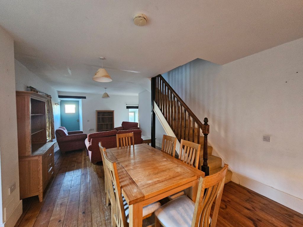 Property photo 2 of 4