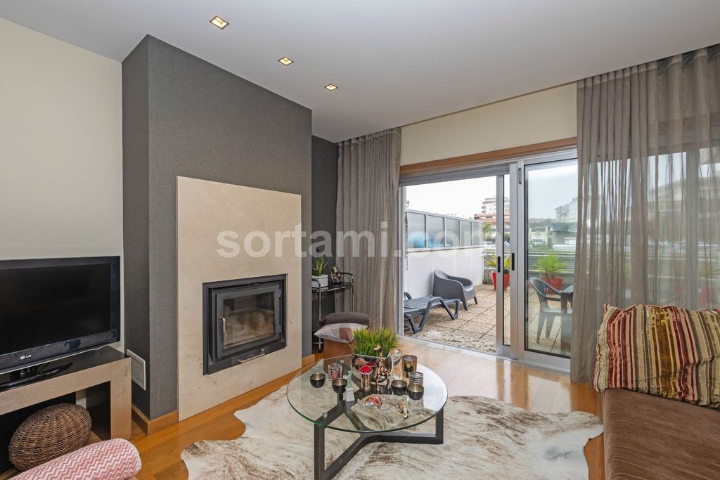 Property photo 1 of 33