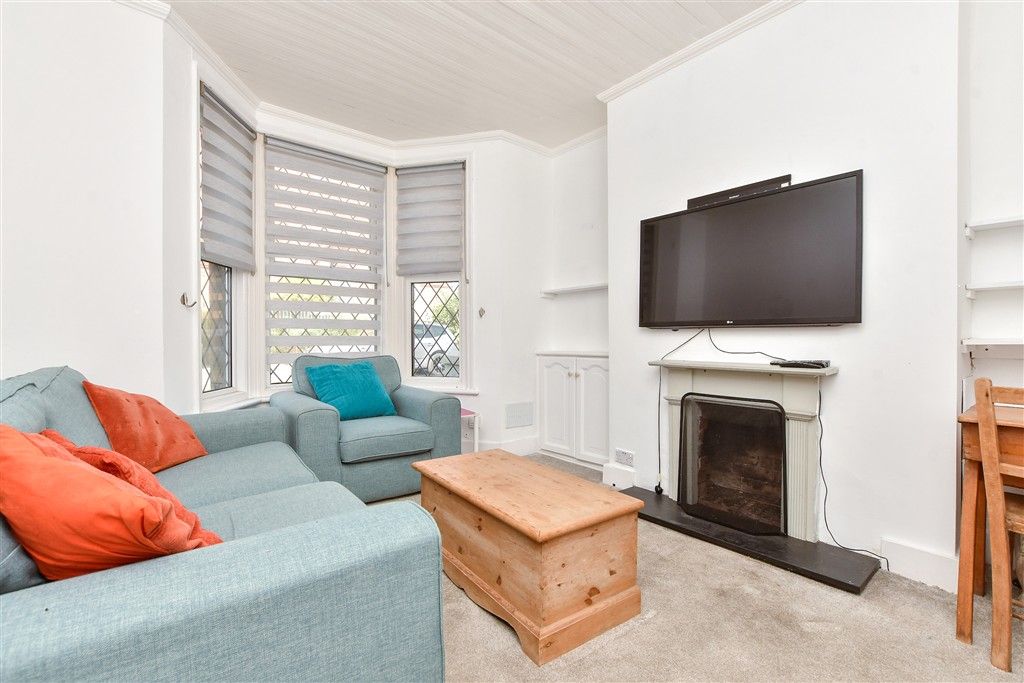 Property photo 1 of 12 Lounge