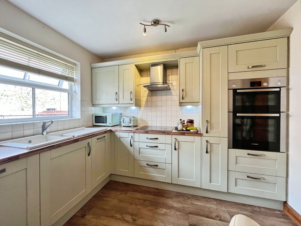 Property photo 3 of 24 3999978