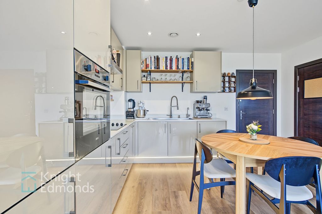 Property photo 3 of 15 Kitchen Area