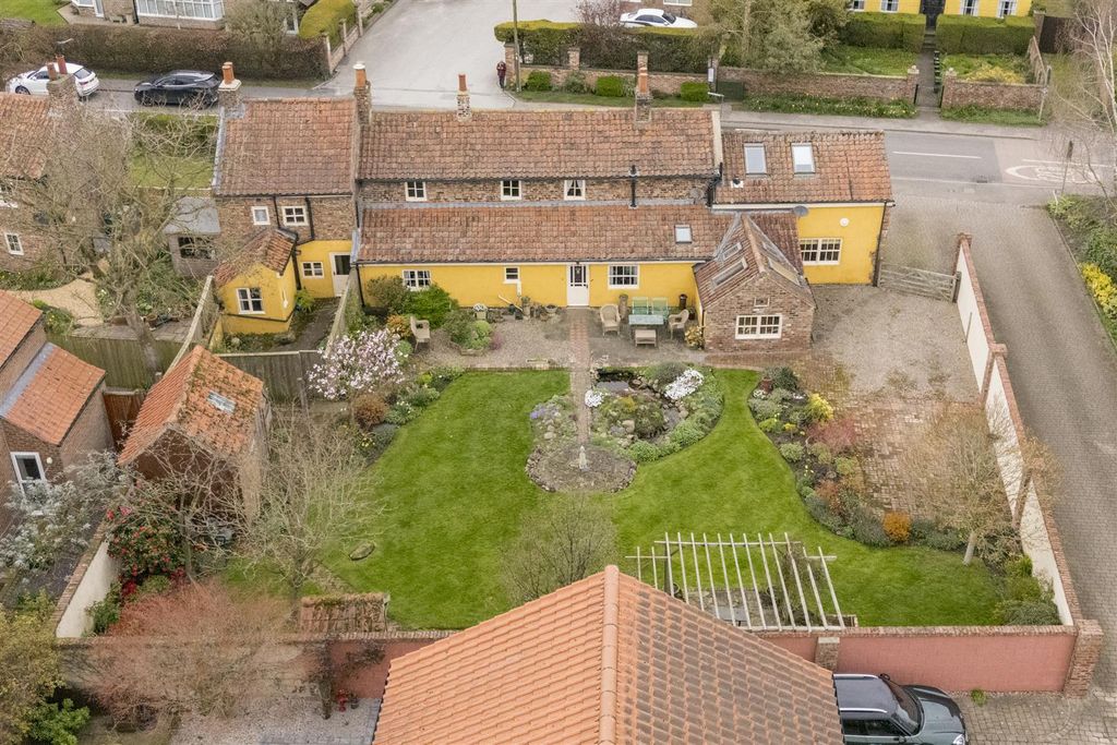 Property photo 2 of 55 98_The_Village_55.Jpg