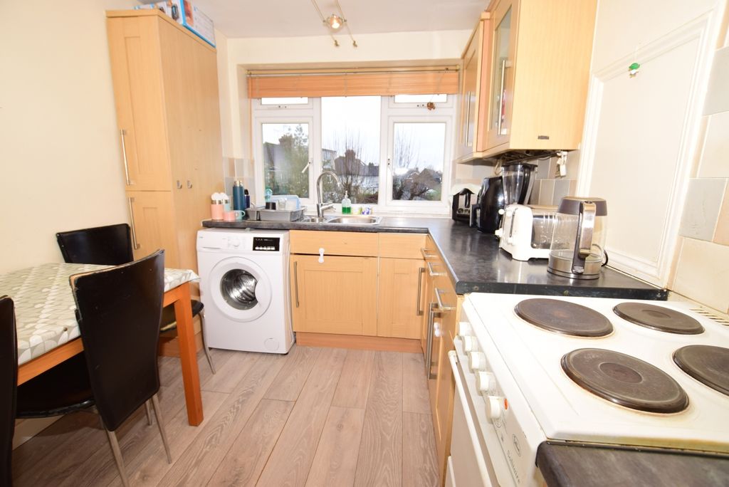 Property photo 2 of 7 Kit2