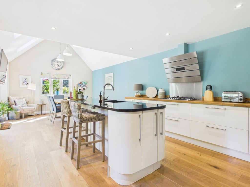 Property photo 2 of 34 Harbidges Lane
