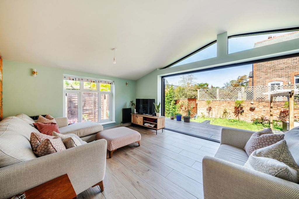 Property photo 2 of 21 1440774-22-69d64F...