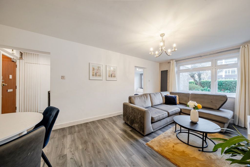 Property photo 2 of 19 Picture No. 04