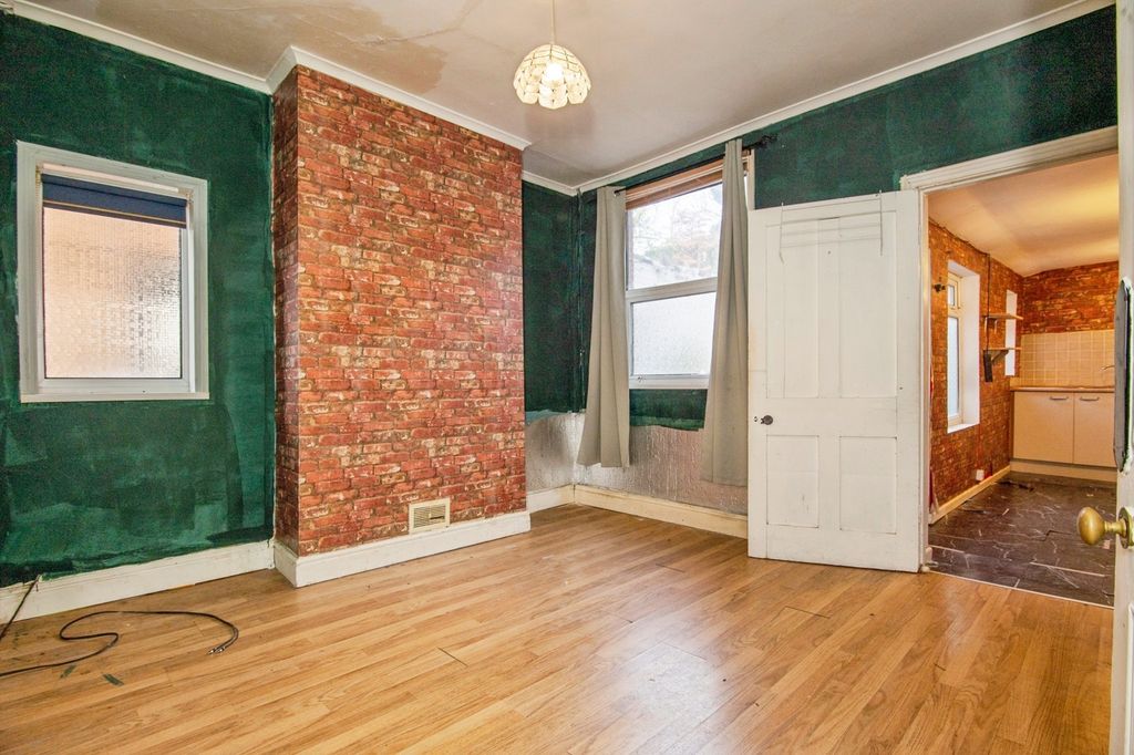 Property photo 2 of 19 Pbox-Img.Jpg