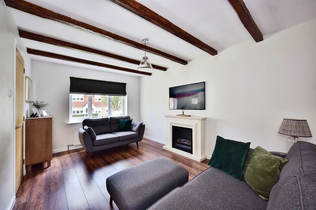 Property photo 2 of 20 Pbox-Img.Jpg