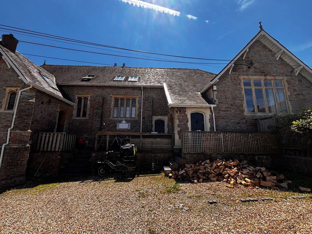 Property photo 2 of 13