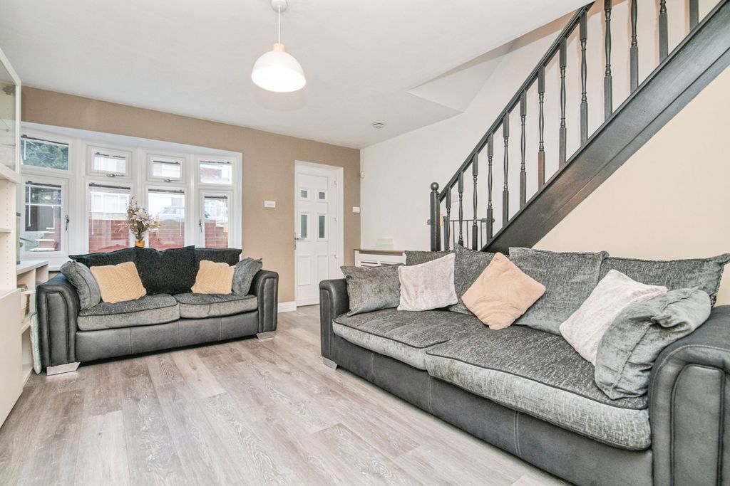 Property photo 2 of 27 Pbox-Img.Jpg