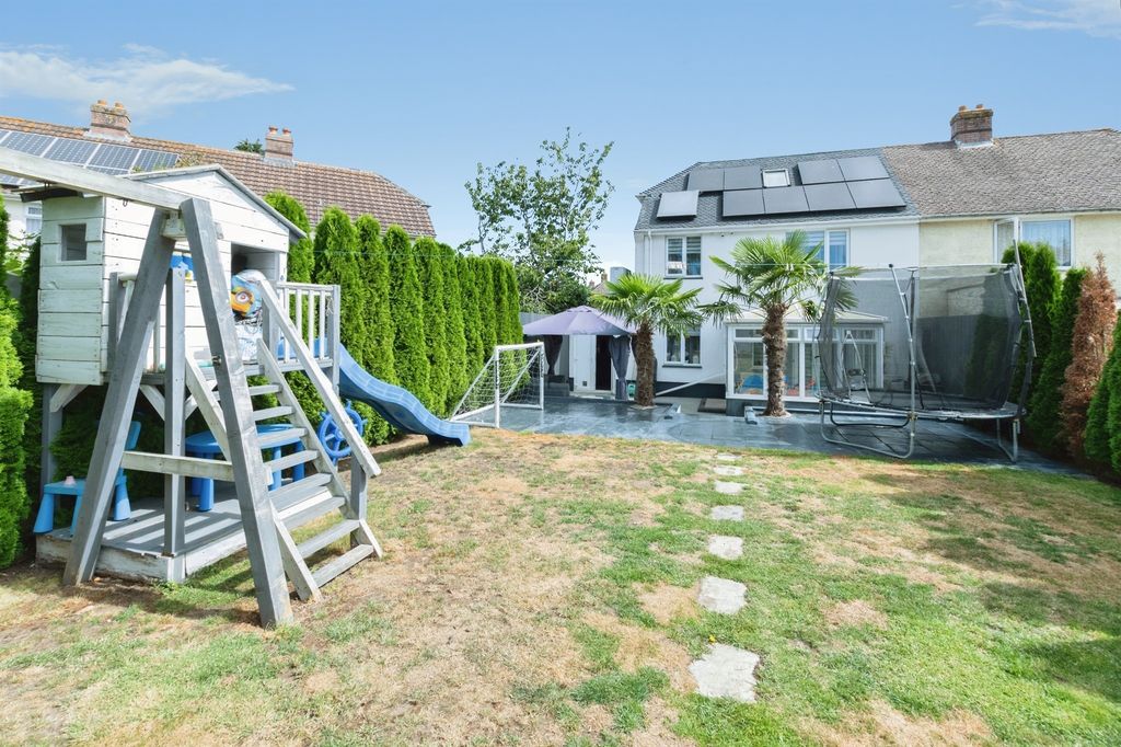Property photo 3 of 28