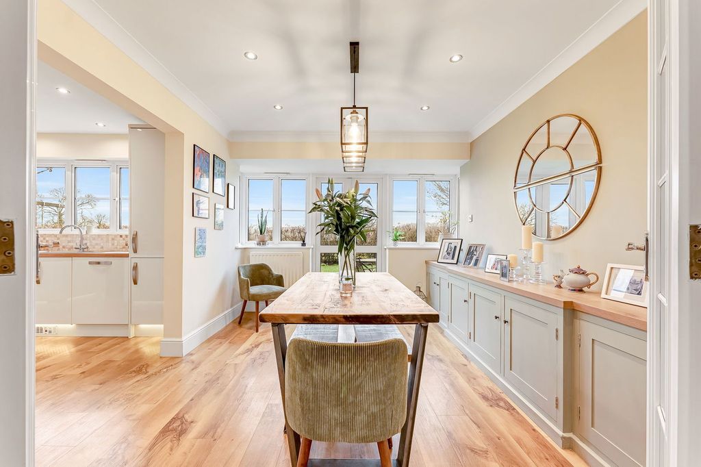 Property photo 2 of 38