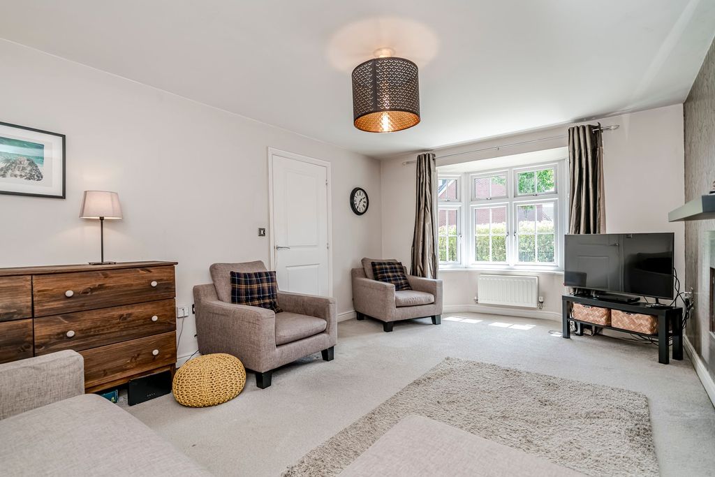 Property photo 2 of 39