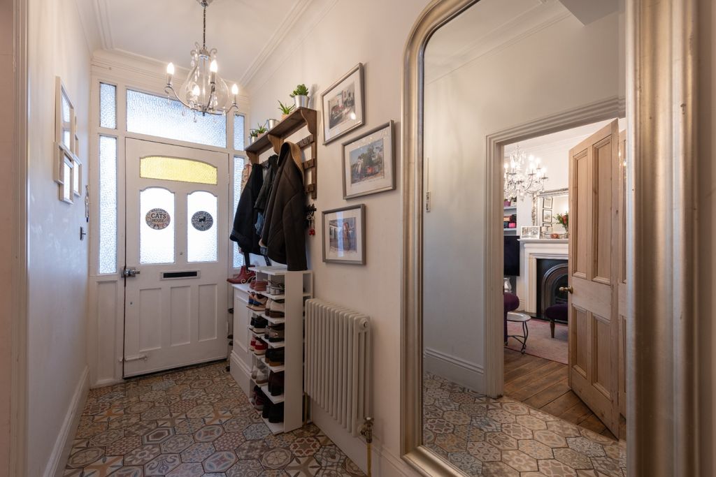 Property photo 2 of 40 4973422