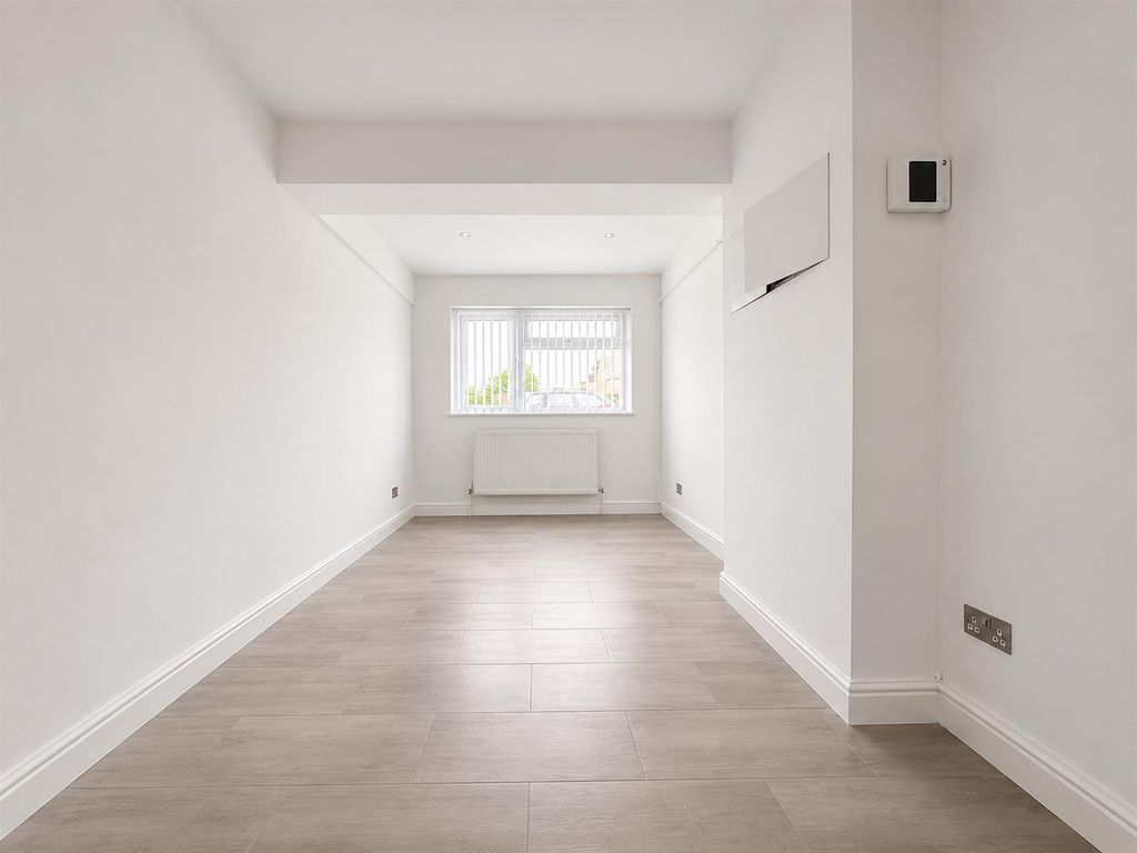 Property photo 3 of 10 Rception.Png