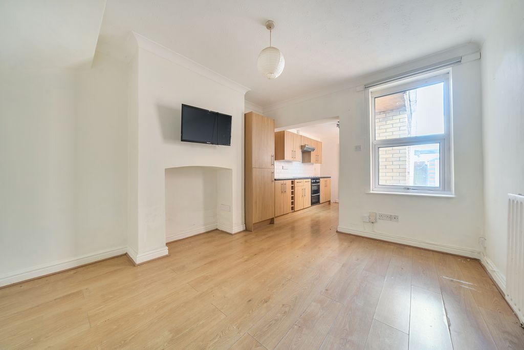 Property photo 2 of 19 1395756-11-695Ba143E316E