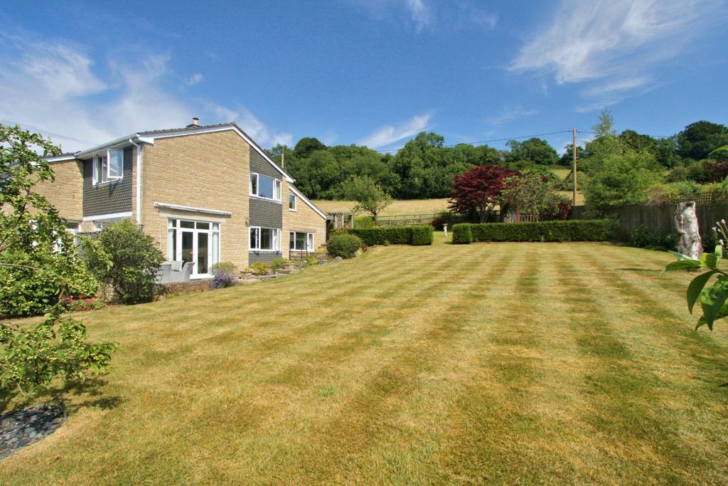 Property photo 3 of 32