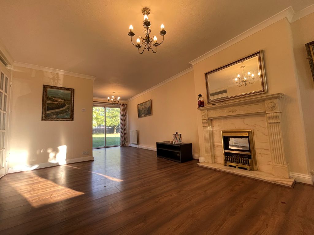 Property photo 2 of 6 4